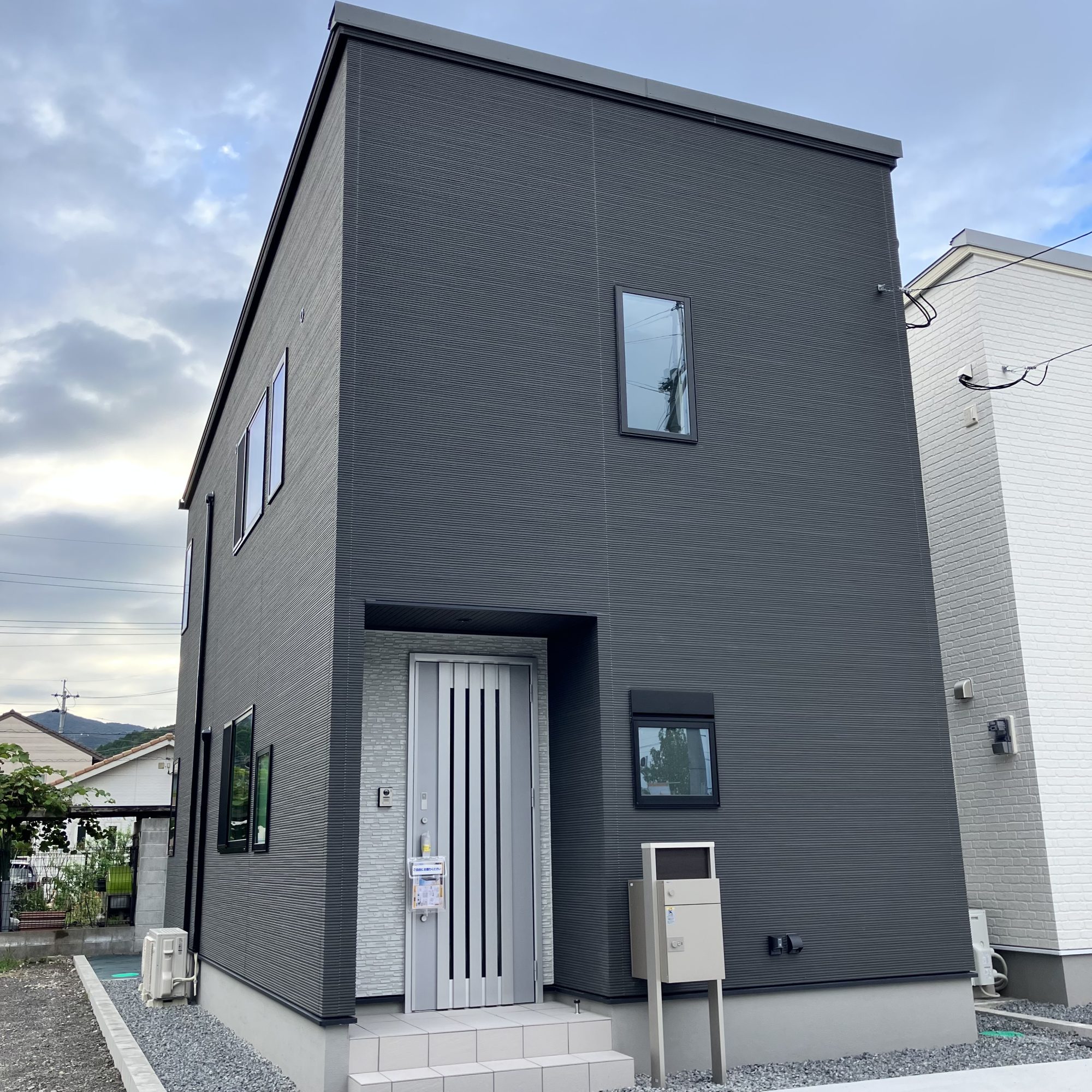 2鹿児島市西谷山3丁目　新規建売計画　物件名【慈眼寺-03】リビング側大容量収納のあるお家